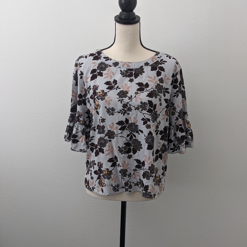 tie neck flower pattern top sz L-XL